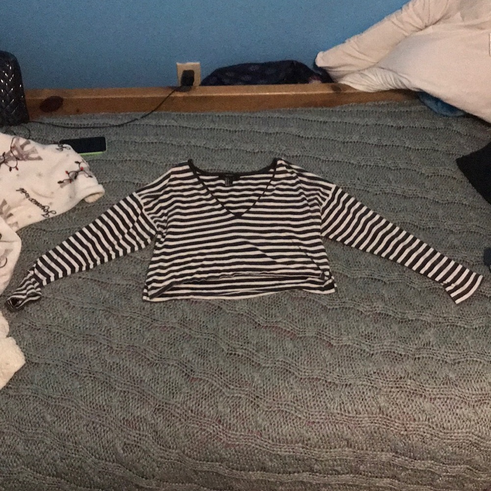 Black and white striped long sleeve crop top